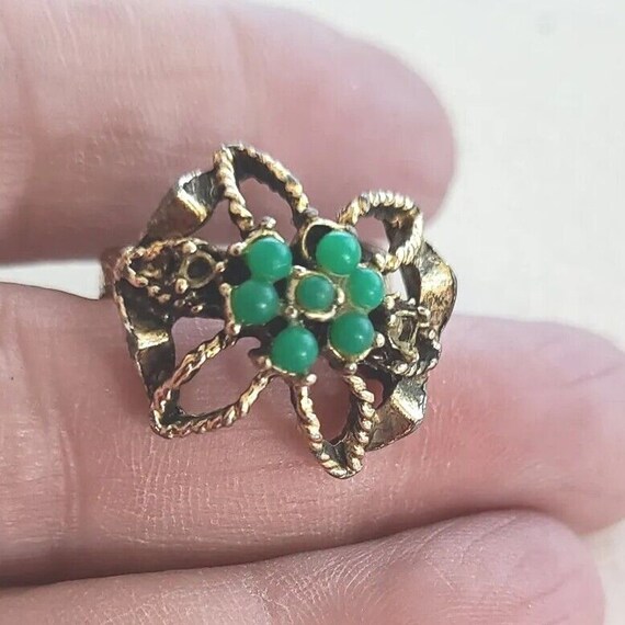 Vintage 1960s-70s Ring Gold Tone Flower Green Sto… - image 3