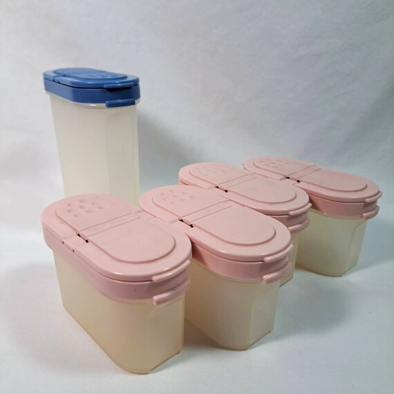 Tupperware Modular Mates Spice Shakers Set of 3 with Pink Lids