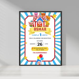 Può includere: Un invito di compleanno rettangolare con una grafica di tendone da circo, animali dei cartoni animati, stelle gialle e strisce blu e bianche. Il testo riporta Osmar, Cumple 1 Añito, Ven a celebrar con nosotros, Octubre 26, 6 PM e i dettagli.