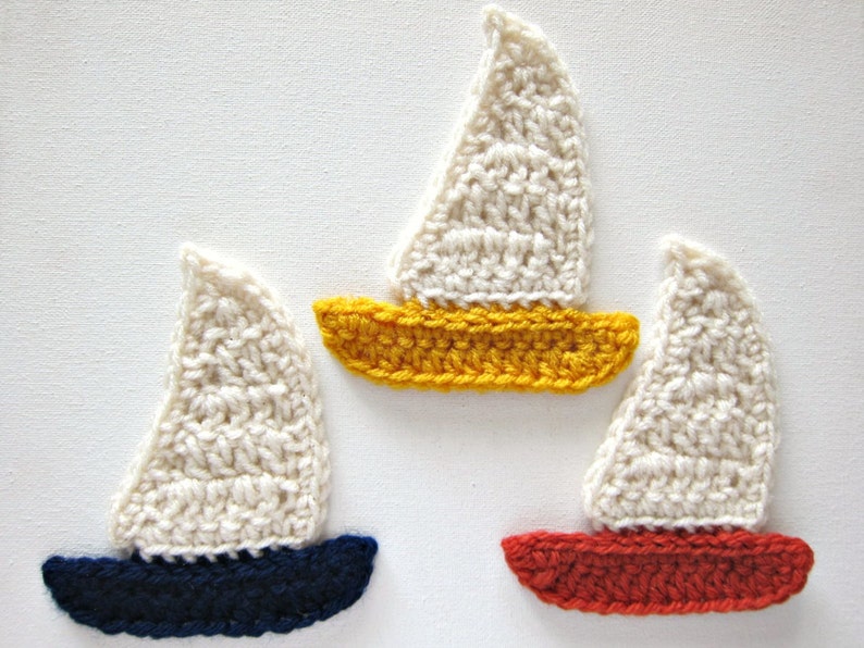 CLEARANCE 30/% off 1pc 5 BLUE SAILBOAT Crochet Applique