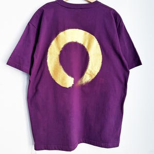 Enso circle T-shirt Hand-painted by Japanese Calligrapher SEICHO - Gold letters on Purple shirt - XLARGE