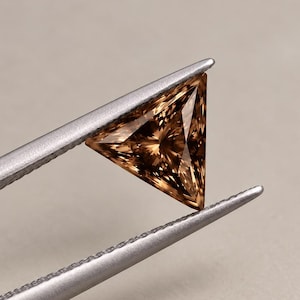1,15 ct chokladbrun triangelslipad moissanit, (8 x 8 MM) VVS1-klarhet, GRA-certifierad lös sten