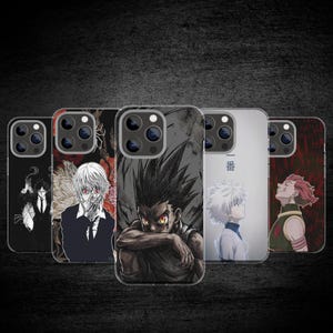 Op de afbeelding: Een collectie van vijf smartphonehoesjes met diverse anime-stijl karakterillustraties. De ontwerpen bevatten een personage in een pak, een personage met stekelig haar, een centraal personage met intense ogen, een personage met wit haar en een personage met roze haar.