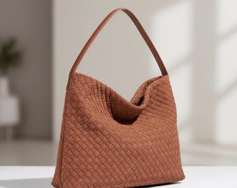 Bolso hobo de gamuza tejida, bolso de hombro estilo boho para uso diario.