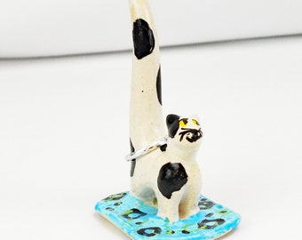 Calico Cat Ring Holder, Black and White, OOAK Handmade Cat on Rug, Ceramic
