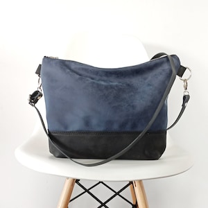 Crossbody leather purse, Crossbody bag, Vegan leather, Navy blue, Slouchy style, Everyday Purse, Cross body bag, Two tone bag, Deep blue