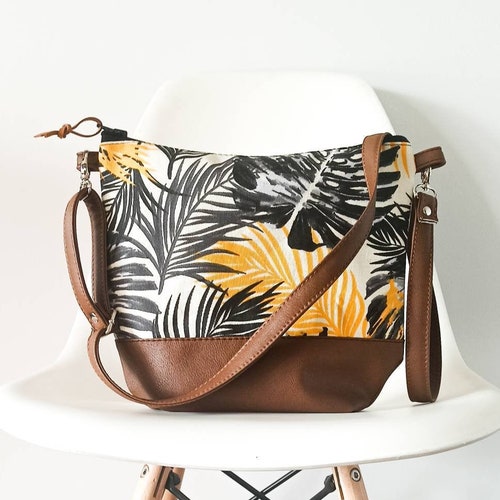 Tropical Palm Leaves Hawaiian Pattern Print Crossbody Bags