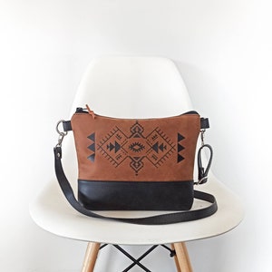 Sac à main à bandoulière, Sac en cuir végétalien, Imprimé tribal aztèque, Sac à bandoulière, Sac à main décontracté, Sac à main, Noir et marron, Sac à bandoulière