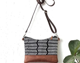 Small Crossbody bag with arrow geometric print, Black crossbody purse, Neutral crossbody bag, Mudcloth, Every day bag, Casual shoulder bag