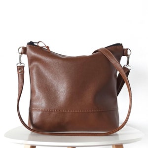 Sac à bandoulière marron, sac à main en cuir végétalien, sac minimaliste, sac à main en cuir de taille moyenne, sac à bandoulière, sac à main de tous les jours, sac messager