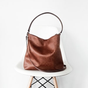 Grand sac hobo en cuir, sac hobo, sac hobo, marron cognac, effet vieilli, sac en cuir marron, sac hobo, sac seau image 1