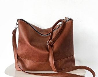Brown crossbody bag, Vegan leather crossbody purse, Minimalist bag, Medium leather handbag, Shoulder bag, Everyday purse, Messenger bag