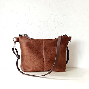 Brown crossbody bag, Vegan leather crossbody purse, Cognac brown purse, Large crossbody bag, Distressed look, Leather bag, Every day bag