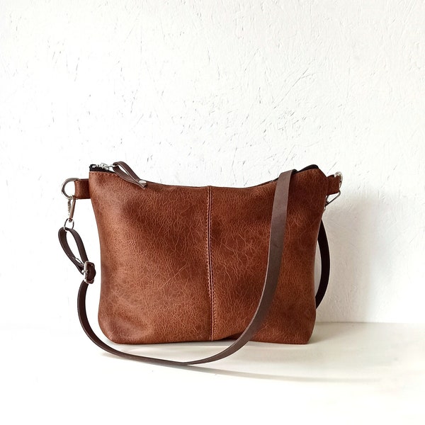 Braune Umhängetasche, Umhängetasche aus veganem Leder, cognacbraune Handtasche, große Umhängetasche, Distressed-Look, Ledertasche, Alltagstasche