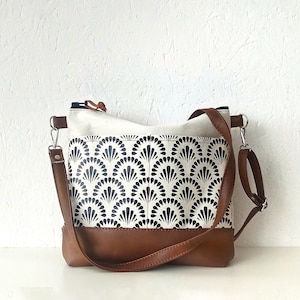 Umhängetasche aus Canvas und Leder in mittlerer Größe, Vegane Ledertasche, Crossbody geldbeutel mit Taschen, Hobo tasche, Große Crossbody Schultertasche