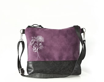 Bolsa tiracolo personalizada com flores de nascimento: bolsa de ombro de couro vegano roxo-ameixa, estampa floral, presente