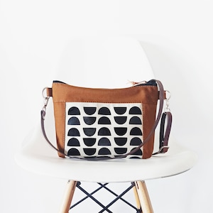 Crossbody-Tasche mit skandinavischem Druck, Crossbody-Geldbeutel, Mittelgroße Tasche, Schultertasche, Handtasche, nordisches Design, lässige Alltagstasche, moderner Druck