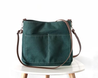 Pine Green Medium Crossbody Bag with Pockets: Minimal Everyday Shoulder Hobo Purse