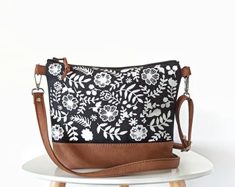 Sac à main bandoulière, Sac bandoulière noir, Imprimé floral, Sac à bandoulière, Cuir végétalien et toile, Sac à main d'été, Cadeau pour la fête des Mères,