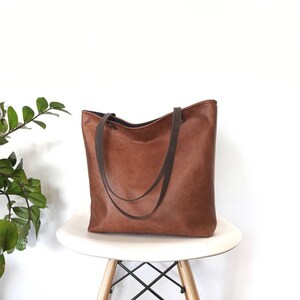 Cognac brown tote Bag, Large tote, Distressed look, Rustic, Casual tote, Vegan leather, Large leather tote, Shoulder bag, Leather purse image 2