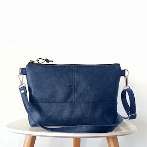 Crossbody Geldbörse aus Leder in Blau, Minimalistische Crossbody Tasche, Umhängetasche, Lässige Geldbörse, Damenhandtasche
