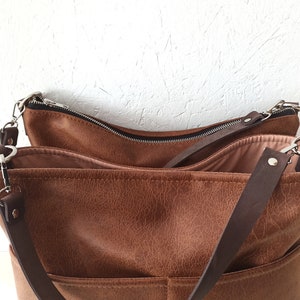 Große Hobo-Tasche aus Leder, Umhängetasche, große Umhängetasche, Umhängetasche, Cognacbraun, Distressed-Look, braune Ledertasche, lässige Handtasche Bild 6