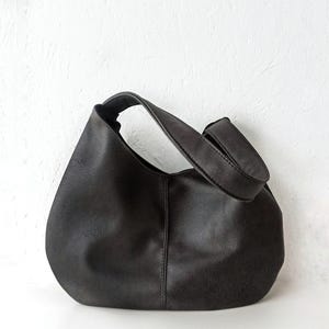 Sac hobo minimaliste, sac à bandoulière en cuir végétalien, sac à main hobo noir, hobo ample, cadeau pour elle, sac à main pour femme