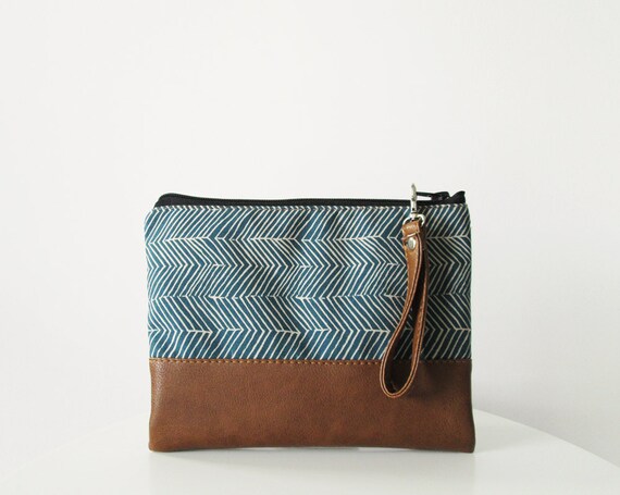 navy wristlet bag