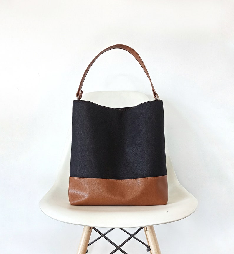 Sac hobo, sac hobo en cuir végétalien en toile, sac seau, sac à main à bandoulière, minimaliste, fourre-tout de style hobo, grand sac hobo, deux tons image 1