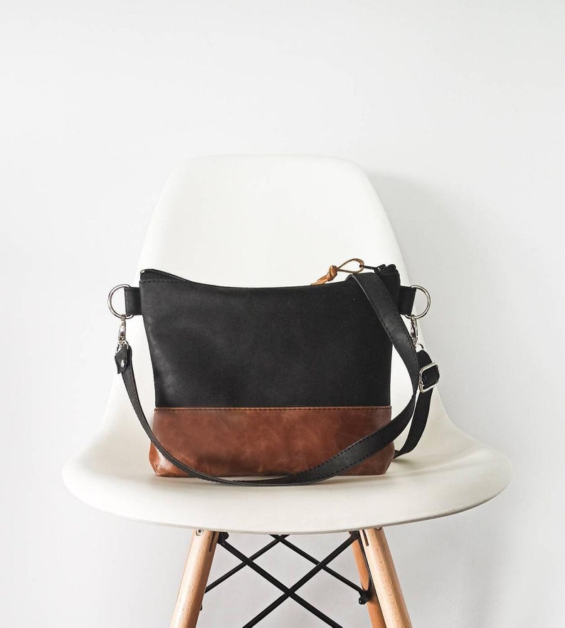 Handbag Crossbody purse Shoulder bag Vegan leather bag Casual purse Black and brown Boho style Brushstroke print Crossbody bag