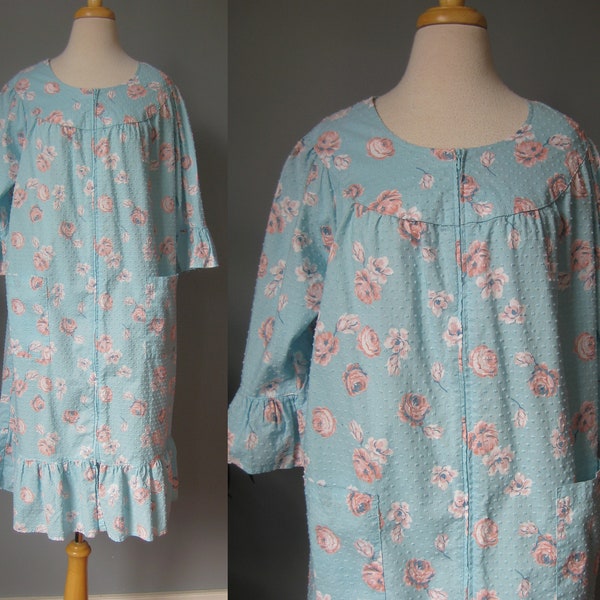 Flowered House Coat / Vtg 60s / Blue Floral Cotton Zip front robe w flounce  pockets