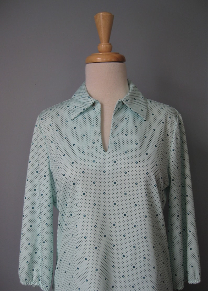 Bow Blouse Vtg 70s Style Craft 34 Sleeve Green print Bow Blouse Green Secretary Blouse Removeable Bow