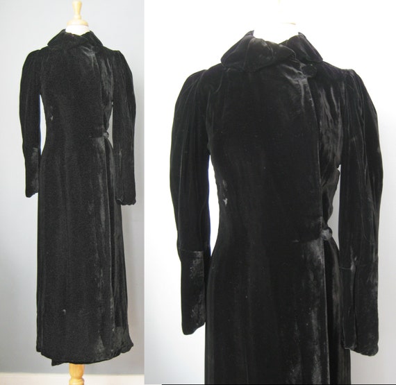 Black Velvet Wrap Dress / Vtg 20s ? / Slim fittin… - image 1