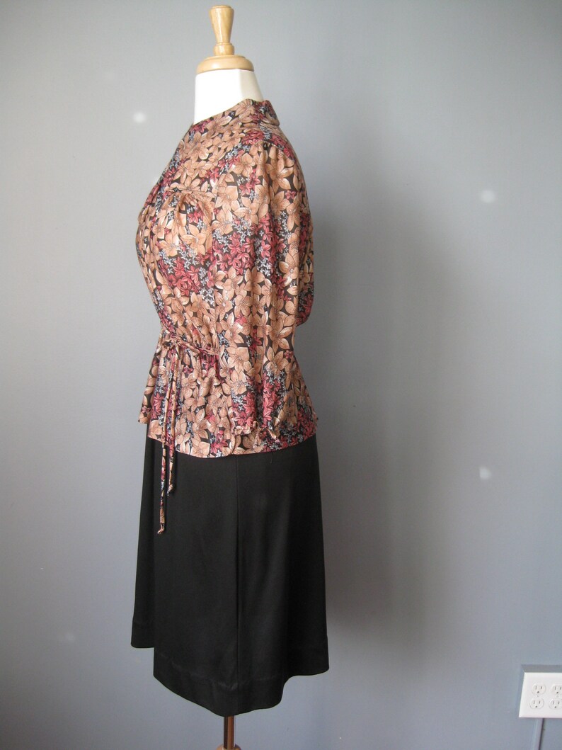 Black Floral Peplum Dress Vtg 70s Knit 2 piece look black floral peplum dress
