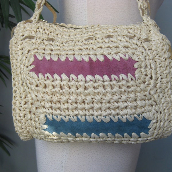 Straw Handbag / Vtg 60s / Woven Straw Shoulder bag with suede accents