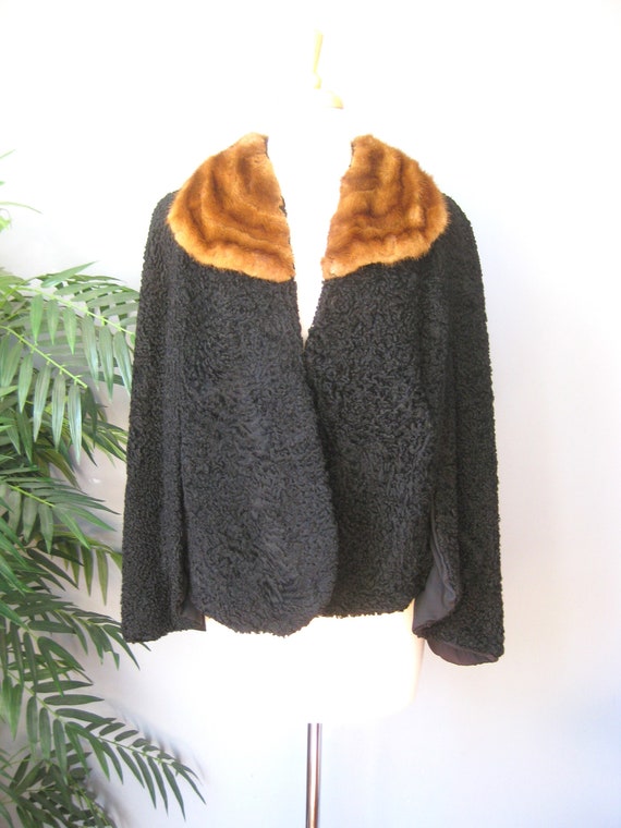 Persian Lamb Cape / Vtg 40s 50s  / Bonwit Teller B