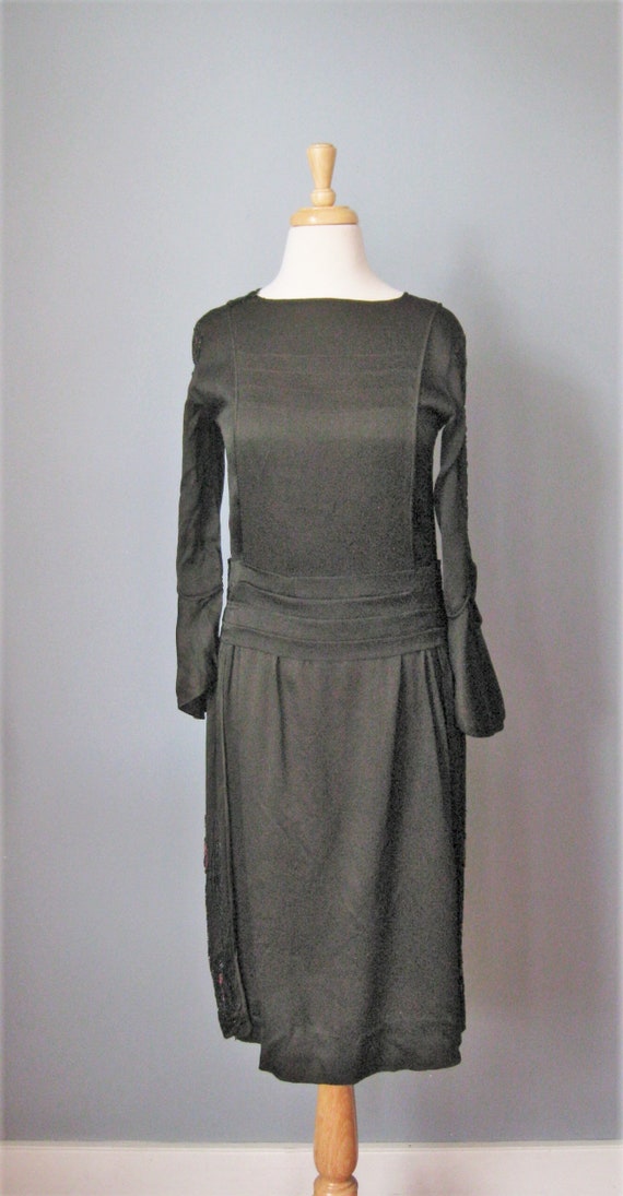Beaded Black Dress / Vtg 20s / Dropped waist Beade