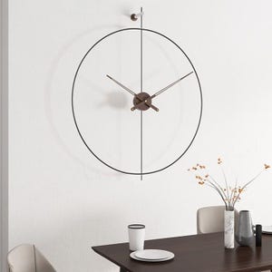 XXL svart modern väggklocka i metall – 80 x 90 cm tyst minimalistisk inredning