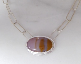 Ágata azul Madison excepcional con jaspe brechado caramelo de Montana - Collar artesanal - Collar de clip de plata