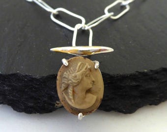 Camafeo de lava tallada italiano reutilizado de finales del siglo XIX - época victoriana (1820-1914)