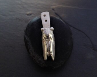 La Cigale. Silver Cicada Ear Jacket - Symbol of Change - Summer - Amulet - Eco-Friendly Jewellery