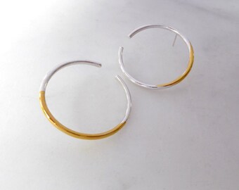 Aros flotantes Eclipse - Aros laterales grandes de plata y oro - Joyería moderna, sostenible y hecha a mano