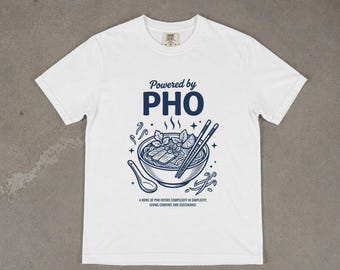 Koszulka z nadrukiem „Powered by Pho”, retro wietnamska zupa z makaronem, koszulka dla miłośników azjatyckiego jedzenia, prezent dla miłośników Pho, duże, wygodne kolory
