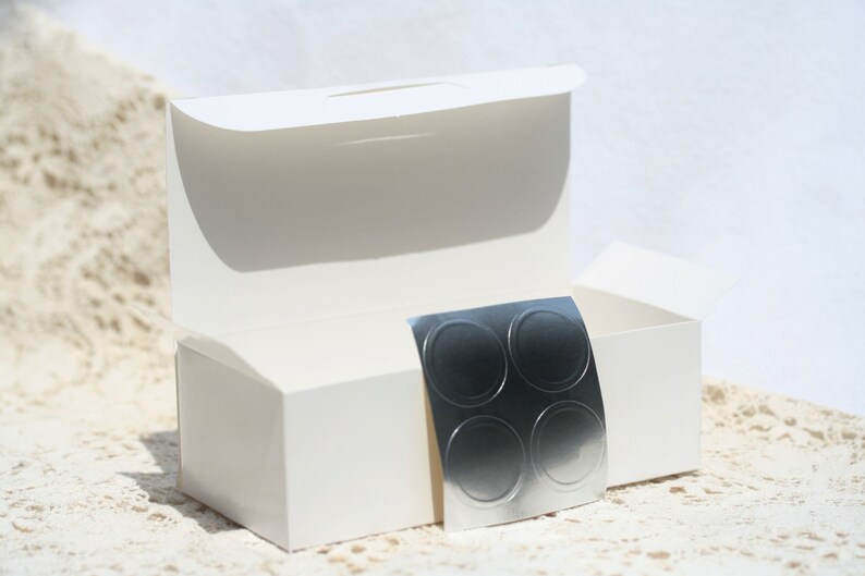 36 Cake Boxes Favor Boxes 5.5 by 1.75 Inches Wedding Cake Box Carry Out Box White Cake Box White Favor Box White Doily White Doilies