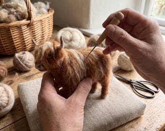 Highland Cow Needle Felting Kit | Fluffy Scottish Cow Wool DIY Craft Kit for Beginner Adults