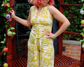 Pretty yellow flowers flared halterneck pantsuit vintage retro design original pattern. Upcycled fabric flowerpower hippy style! Size 12/14