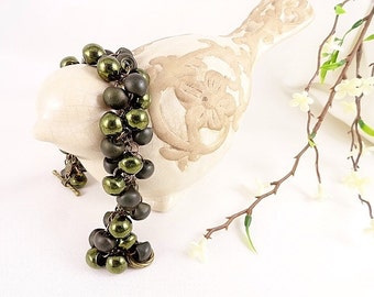 Dark Green Beaded Bracelet, Brass Chain With Glass Beads, Handmade Jewelry Gift, St Patrick's Day Gift, Birthday, Mothers Day, Gift For Her