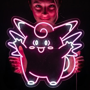 Pixi Pokémon Neon LED Schild | Clefable Neon Sign | Fairy Pokemon Wall Art Decor | Pokémon Gaming Deko Geschenk | 45 cm | USB Leuchtschild