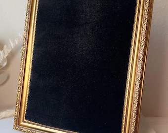 Schmuckpräsentationsrahmen aus Samt, große handgefertigte Pinnwand im viktorianischen Stil in Schwarz und Gold