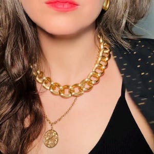 Chunky Gold Chain Necklace, Thick Gold Curb Link Vintage Necklace, 80s Gold Choker, High Fashion Runway Textured Gold Link Collar Necklace